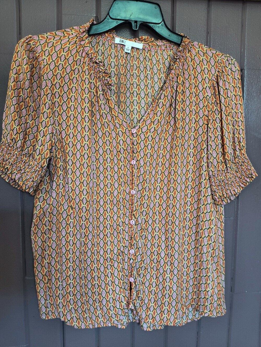 DR2 Peach Multi Short-Sleeve Ruffle Button-Front Blouse